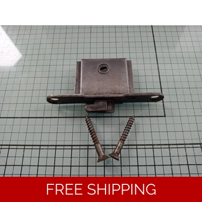 Singer case lock and fixing screws title=